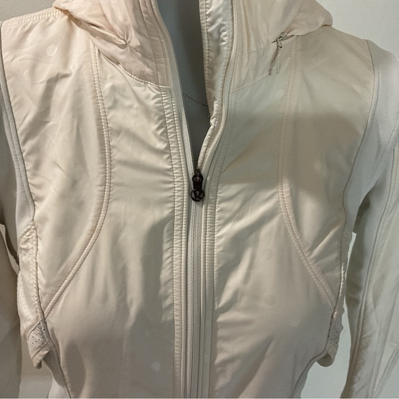 Lululemon Kanto Catch Me Run Cream  Jacket Size 4 - Picture 11 of 13